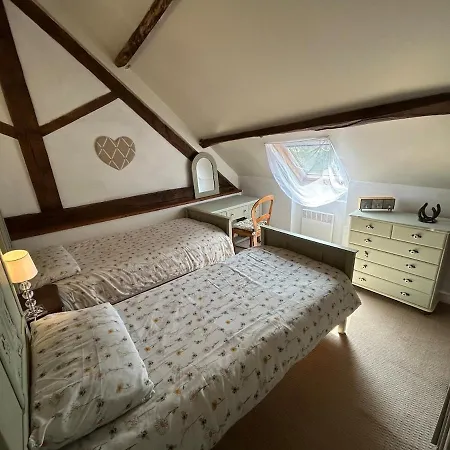 Petit Parfait 3 Bedroomed House Holiday home Buais-les-Monts